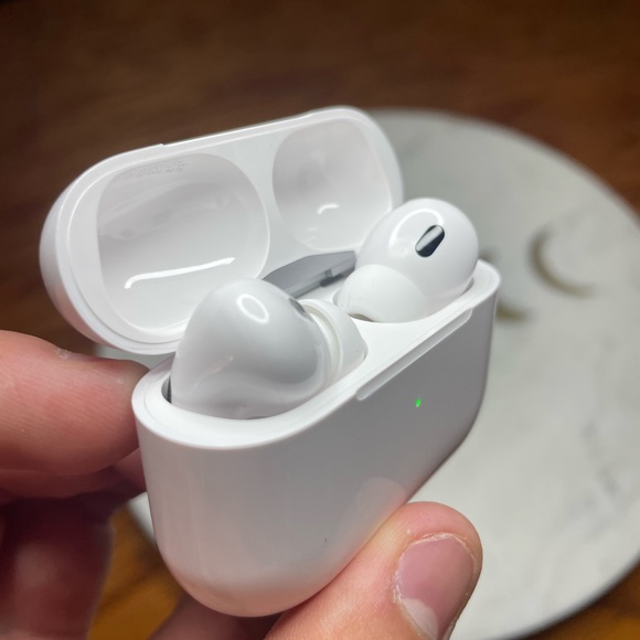 AirPod pros 2nd Generation - Picture 4 of 6